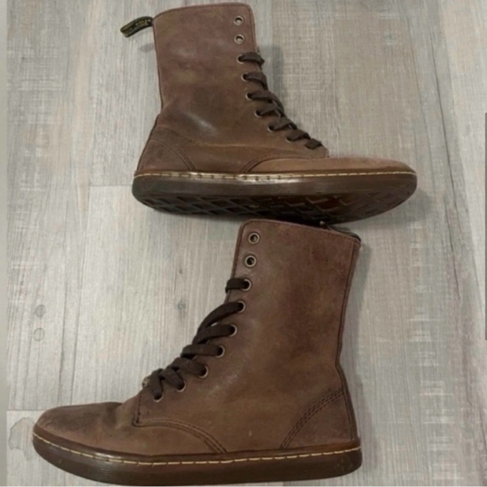 Dr. Martens Stratford Distressed Brown
Leather/Cheetah Print Lined Boots- 6W